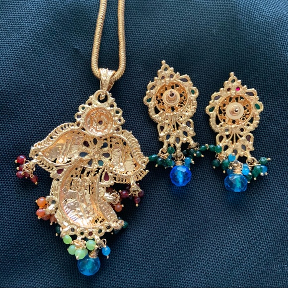 Multi Color Necklace Set - Picture 4 of 4